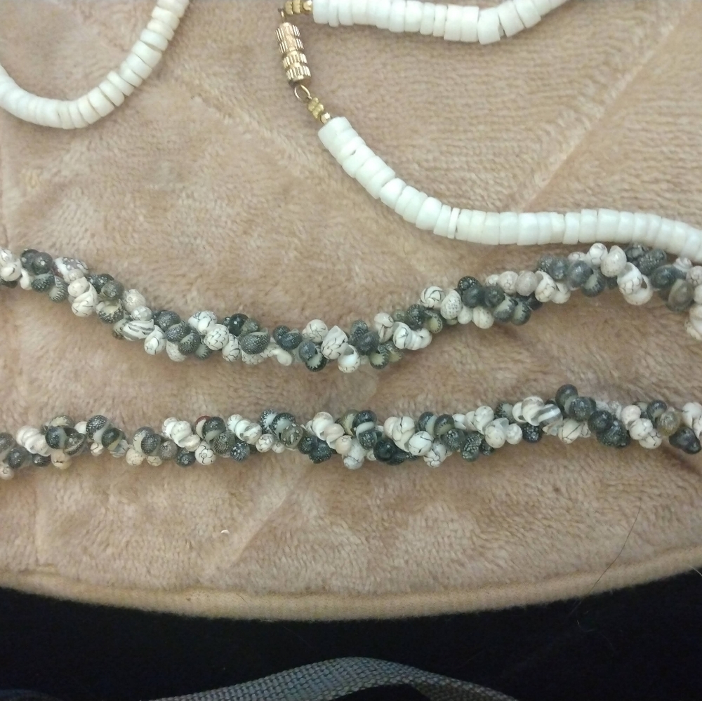 Authentic Vintage Shell Necklaces - Picture 10 of 16